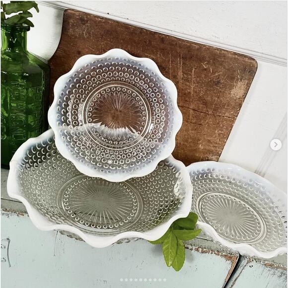 Vtg Anchor Hocking Moonstone Hobnail Opalescent Milk Glass Bowls Ruffle Set x3 - Picture 1 of 10